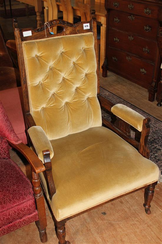 Oak button back elbow chair